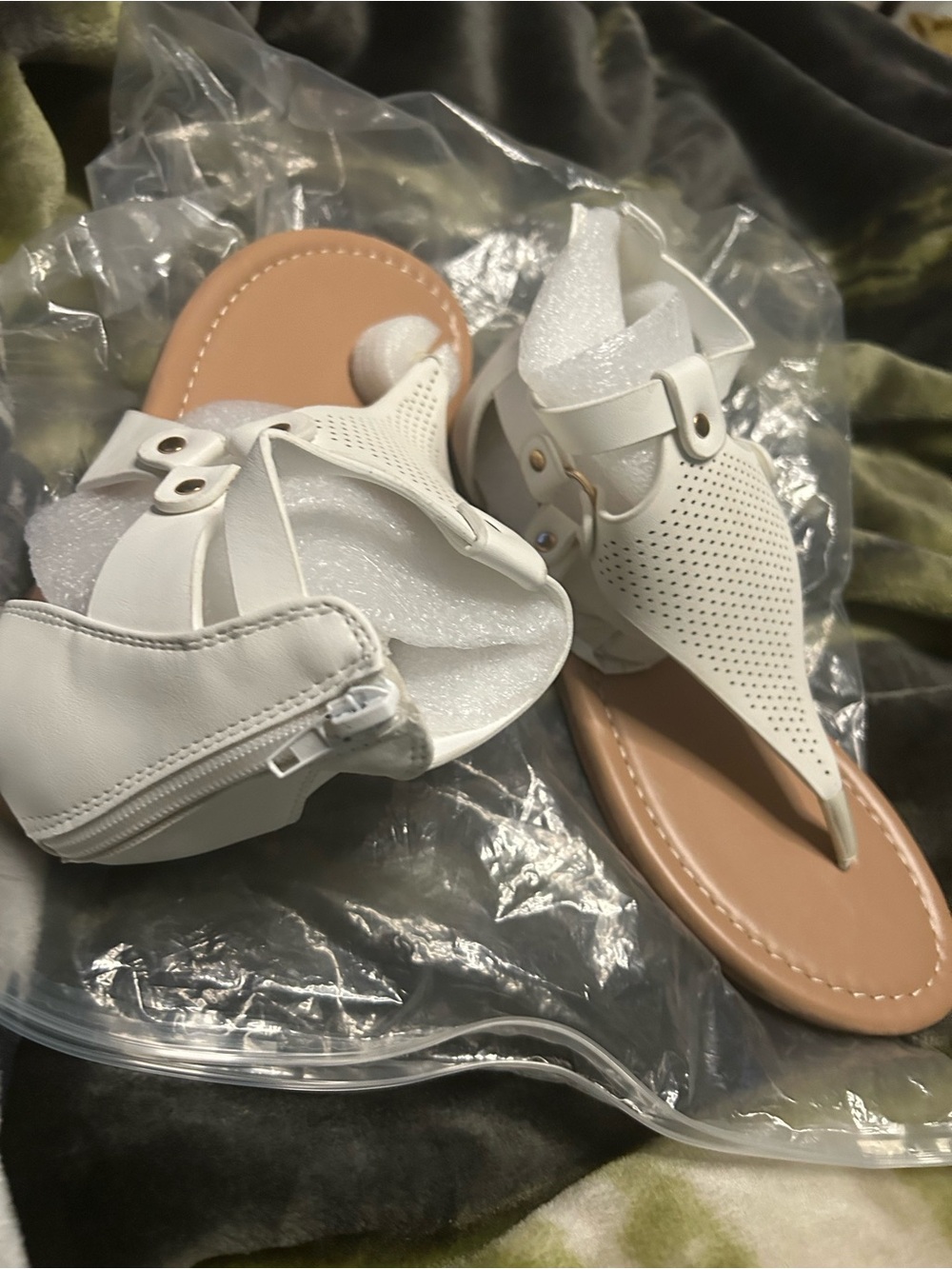 New Women's White Perforated T-Strap Sandals - Picture 4 of 6